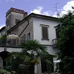 Dei Mai Intees Otel