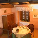 Dei Mai Intees Otel Azzate