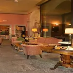 Dei Mai Intees Otel 4*
