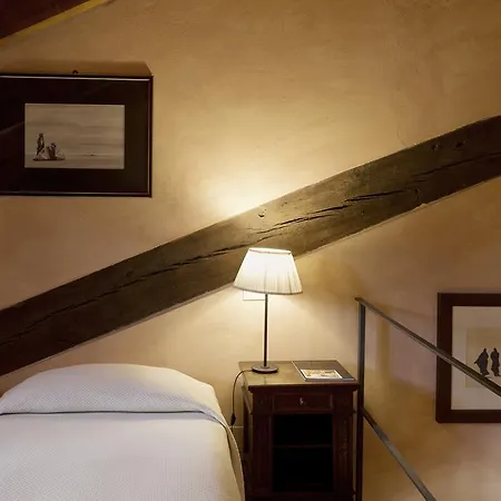 Hotel Dei Mai Intees Azzate
