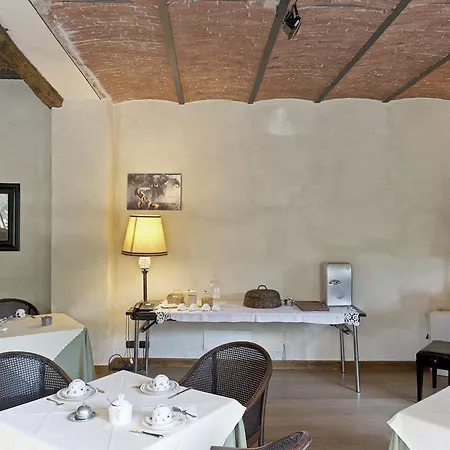 Dei Mai Intees Hotel