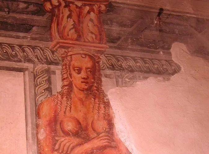 Dei Mai Intees Hotel